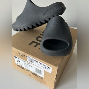 Toddler YEEZY Adidas Slide - size 9c